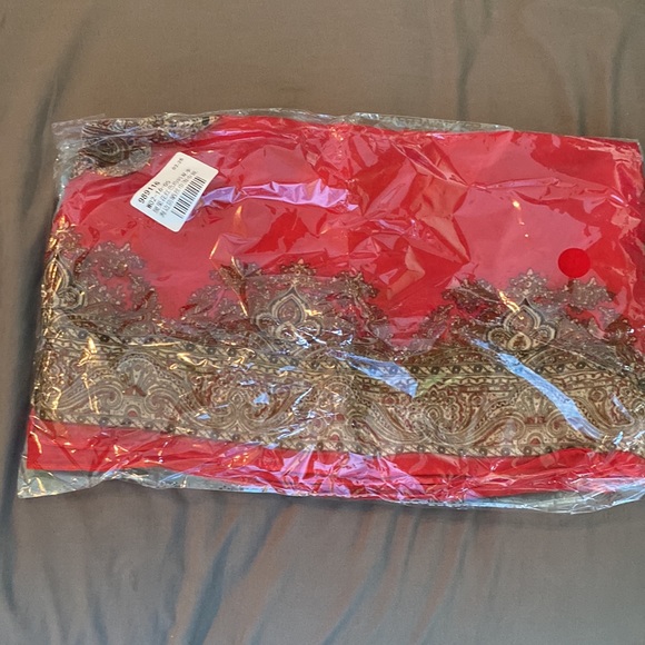 😍🆕Bohemian Shawl- Red background - Picture 7 of 7